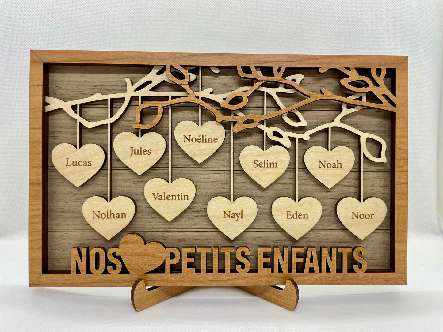 Cadre en bois personnalisé avec prénoms des membres de la famille